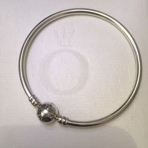Pandora bangle ❤️